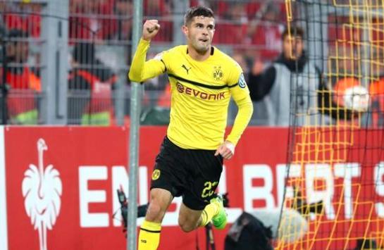 一个像李凯 一个像李凯