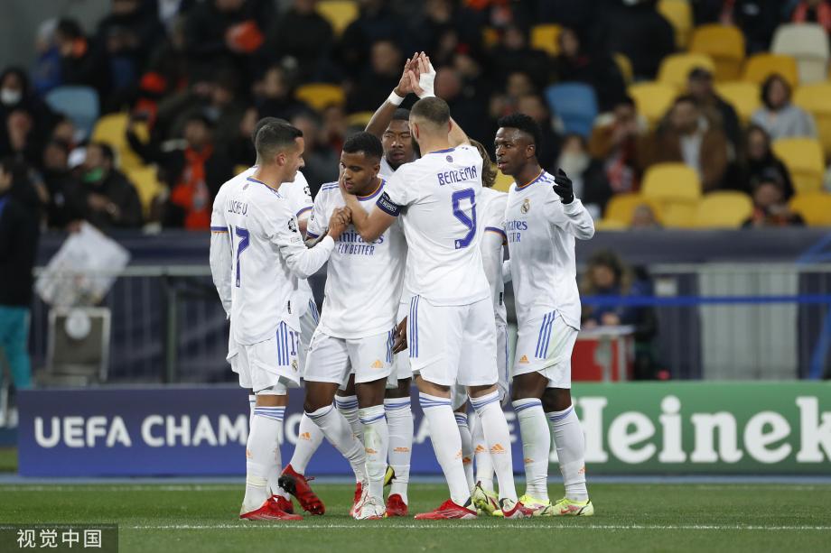 尤其是在社 尤其是在社