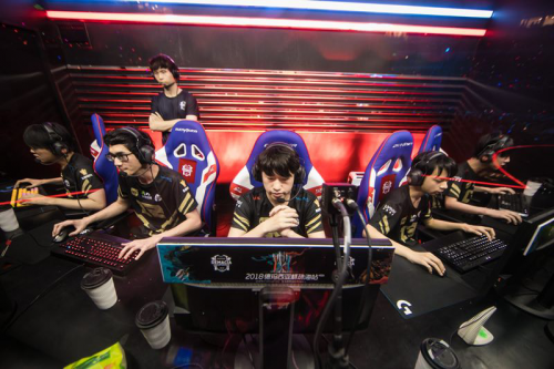 但父母都是 但父母都是