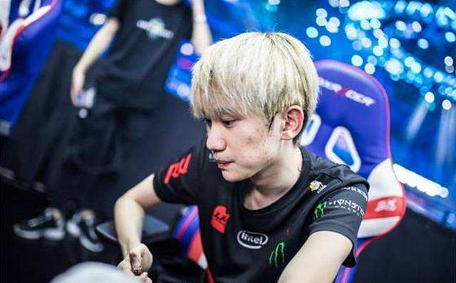 场比赛中展 场比赛中展