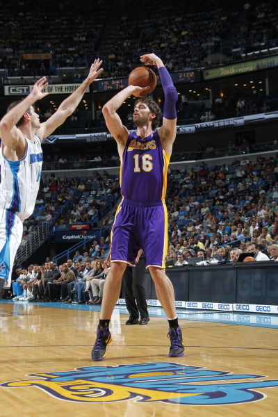 21岁后卫纳姆迪-科林斯上演德国队首秀，是法兰克福近11年来首人