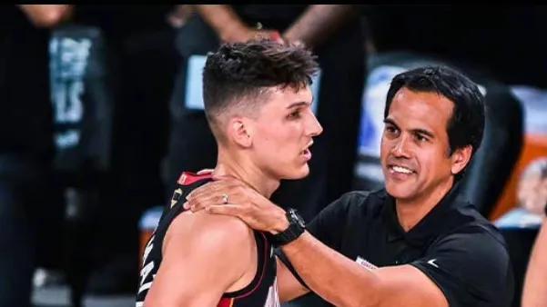 传中与弱侧 传中与弱侧